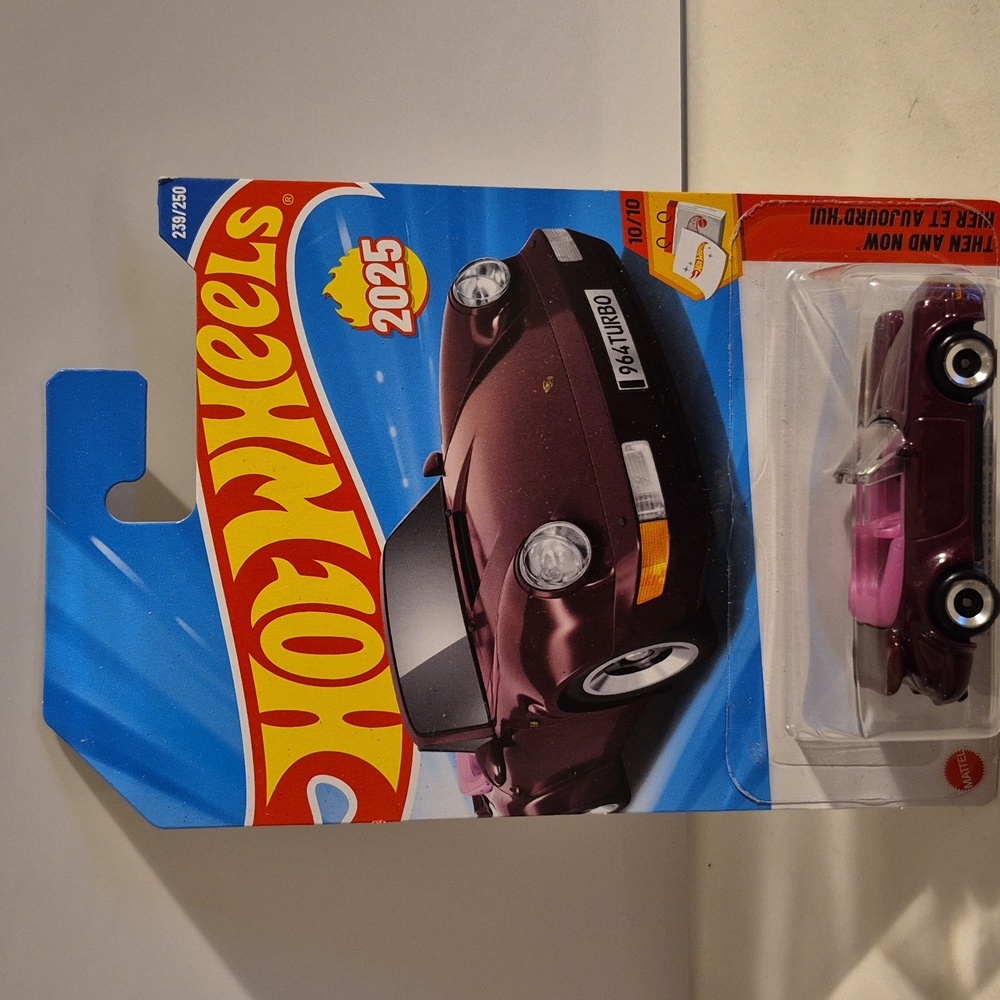 1D5 Hot Wheels  Porsche 911 turbo Carrera with shipping protector